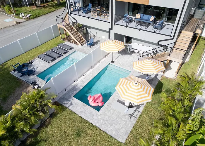Walk2beach, Heated Salt Pool, Pool Table, Gameroom