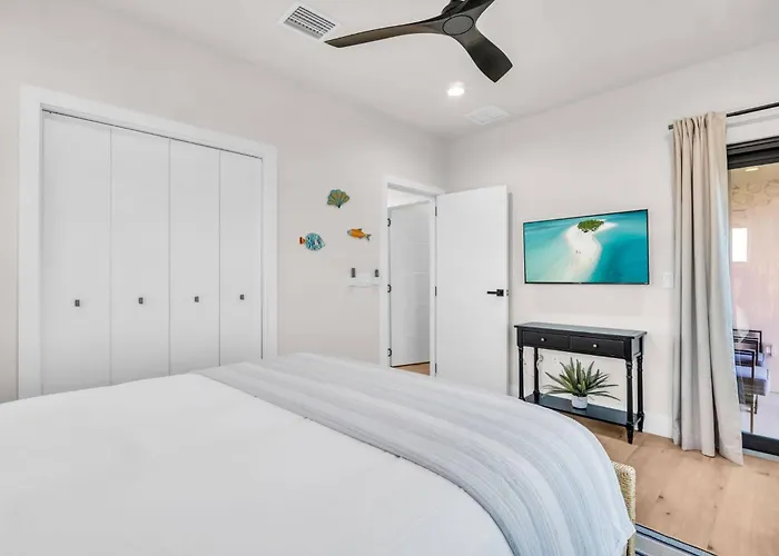 Walk2beach, Heated Salt Pool, Pool Table, Gameroom Clearwater Beach