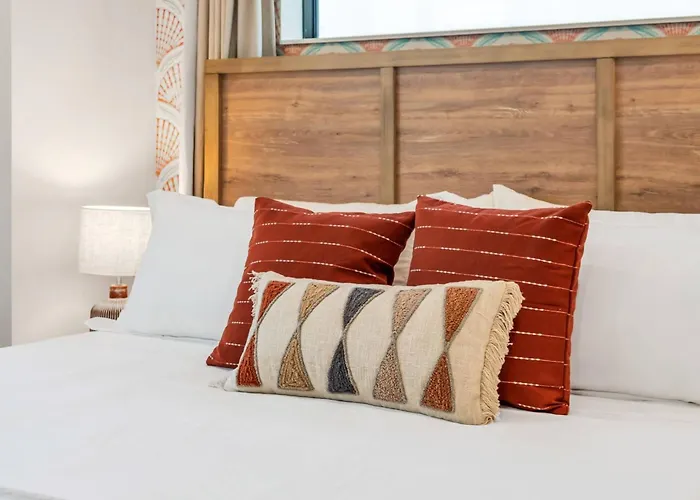 Walk2beach, Heated Salt Pool, Pool Table, Gameroom Clearwater Beach