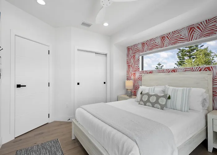 Walk2beach, Heated Salt Pool, Pool Table, Gameroom Clearwater Beach